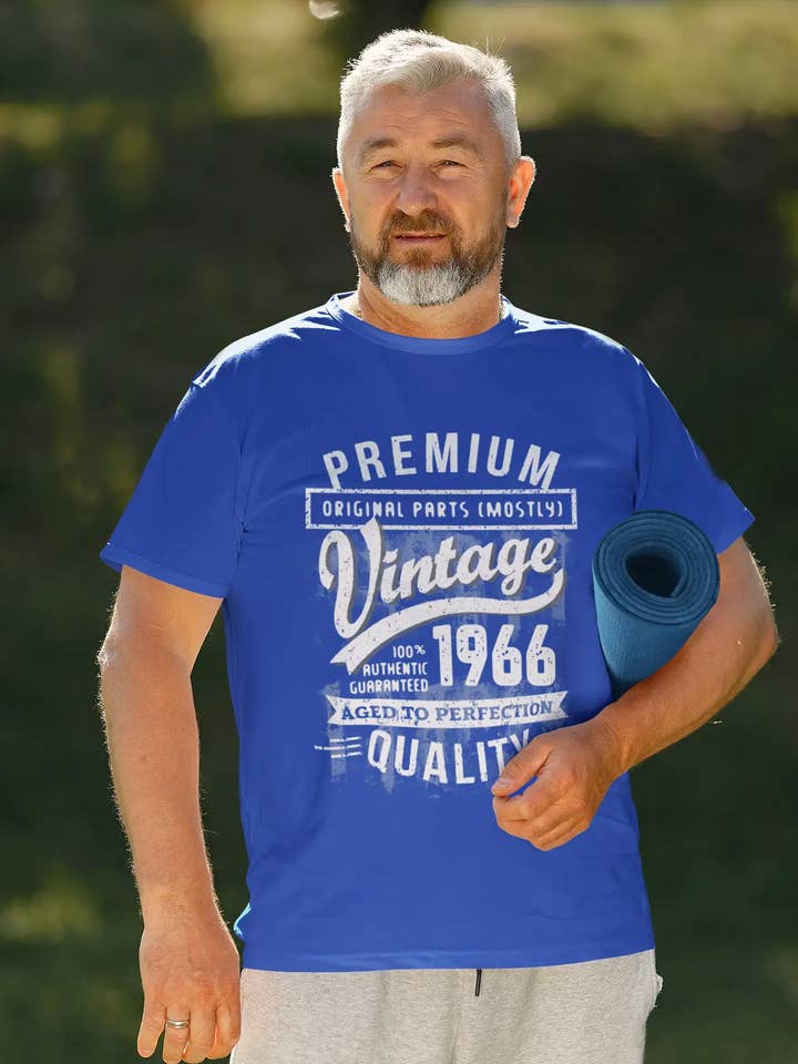 ULTRABASIC - Graphic 1966 Aged to Perfection fødselsdagsgave T-shirt til mænd for engroshandel hos ULTRABASIC