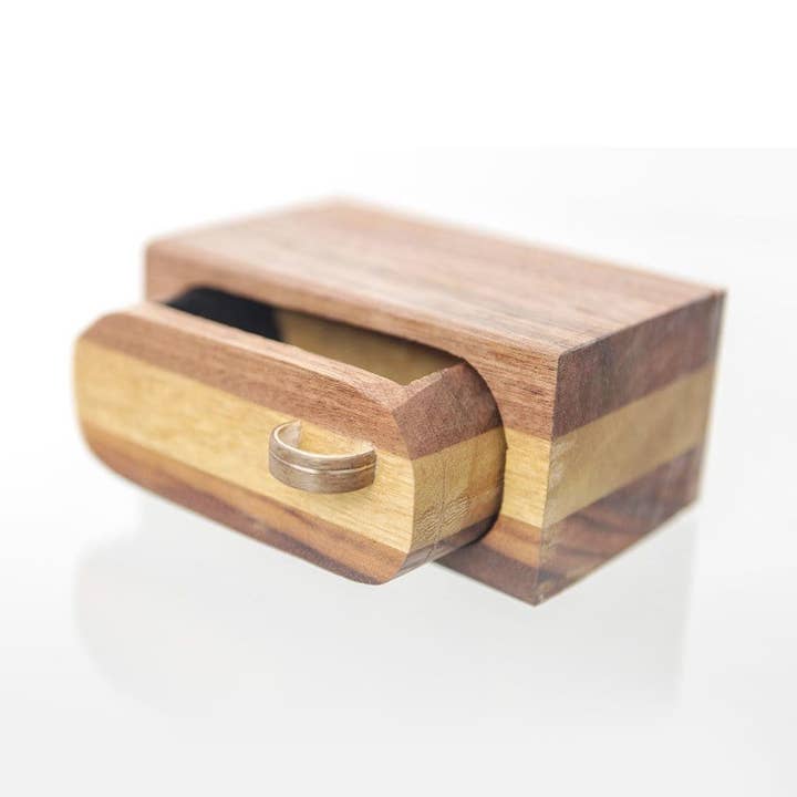 Porte bague en bois for wholesale by Mathieu Blanchard