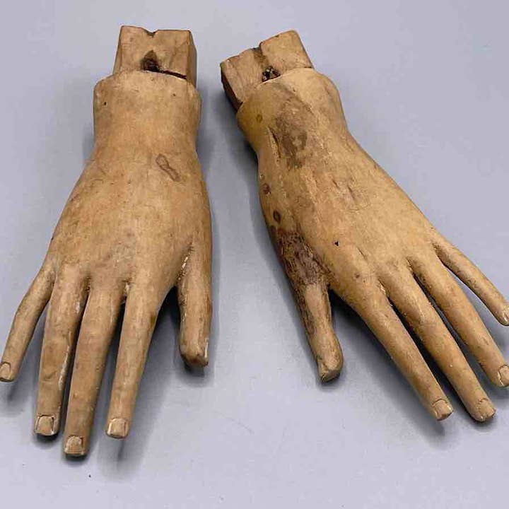 The Niger Bend – wholesale Decorative figurine – Antique Vietnamese Saint Figure Hand Pair - 4 3/8"4