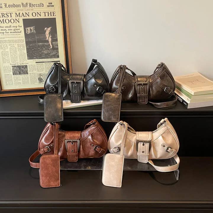 Vintage Rüschen-Tasche für Damen Neue Motorrad-Stil Gürtelschnalle Diebstahlsicher Einzelschulter-Unterarmtasche Umhängetasche für den Großhandel von Aromatized Collection