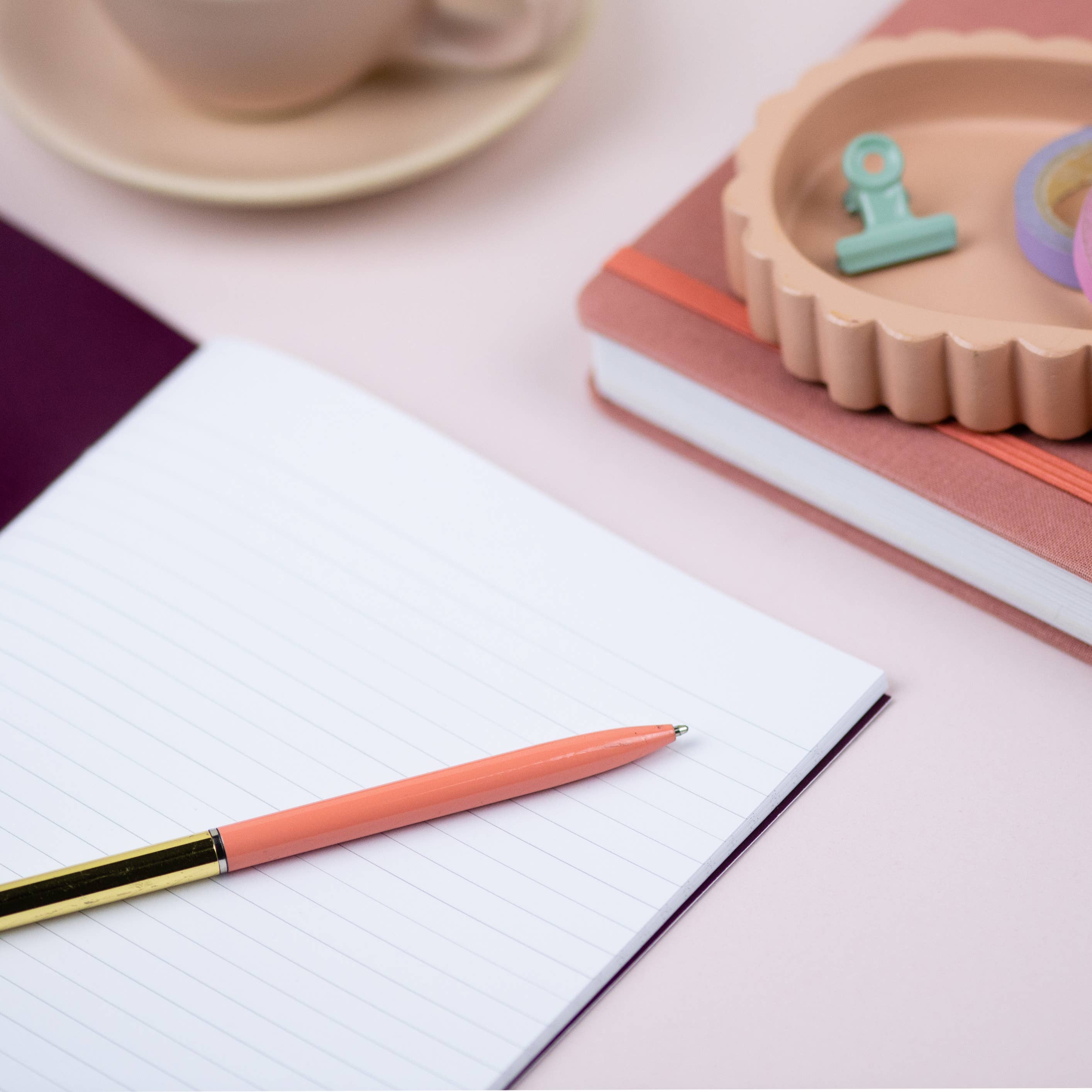 The Mood Club – wholesale Anteckningsbok – Anteckningsbok för spännande planer – A5 linjerad, målplanerare bordeaux1