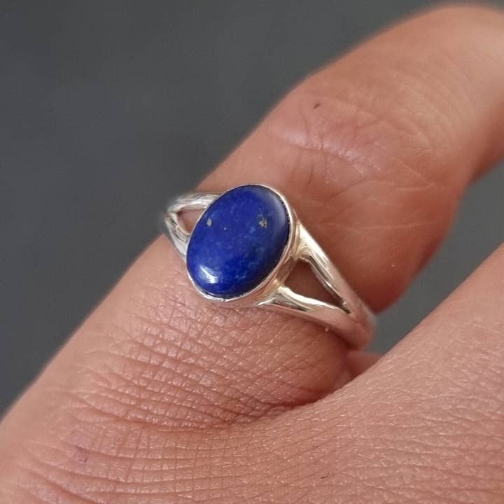 Mistry Gems – wholesale Single stone/solitaire ring – Lapis Lazuli Small Oval Silver Ring, R3LL