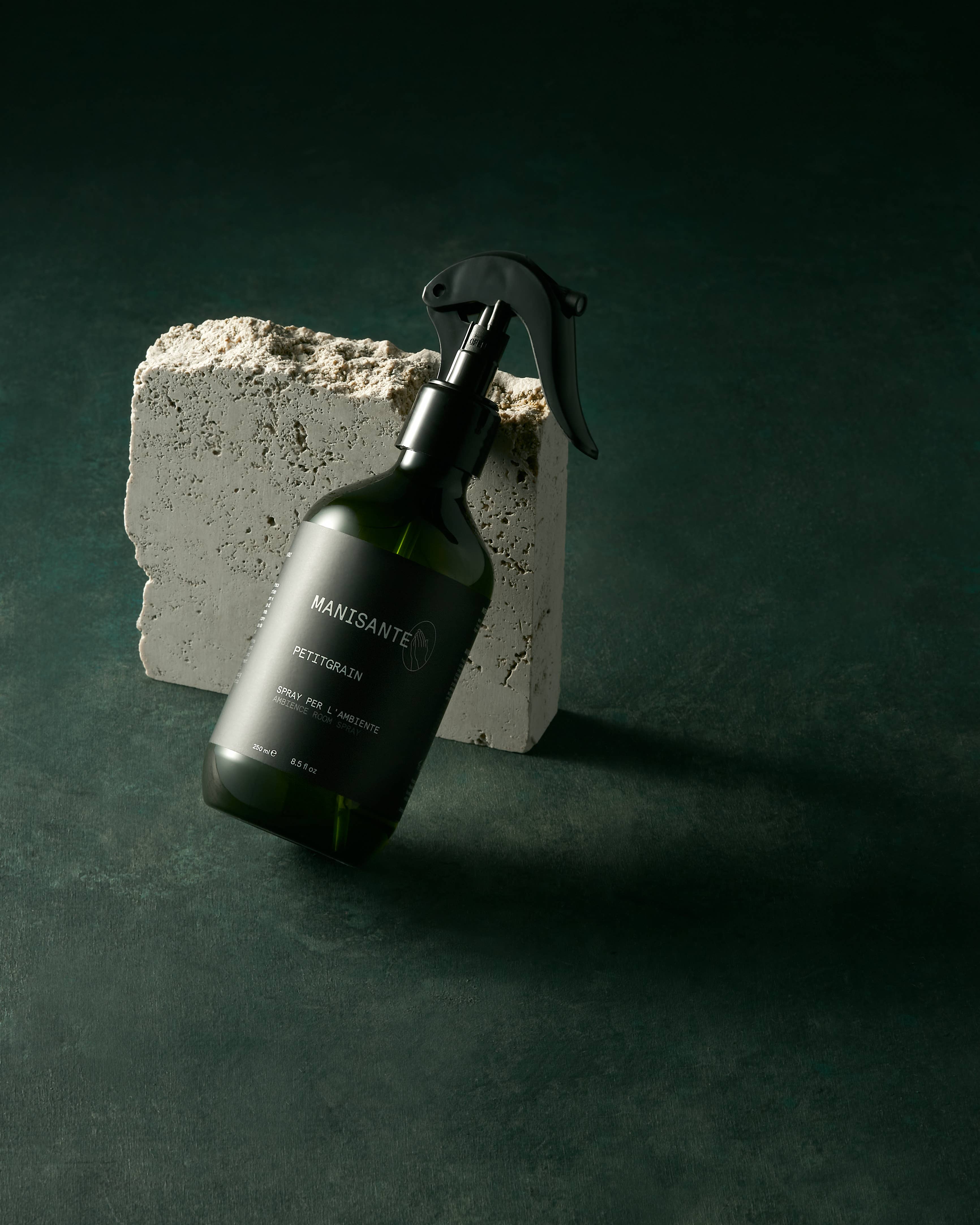 Manisante – Großhandel Raum- & Wäschespray – Petitgrain Umweltfreundliches Spray, vegan und nachhaltig3