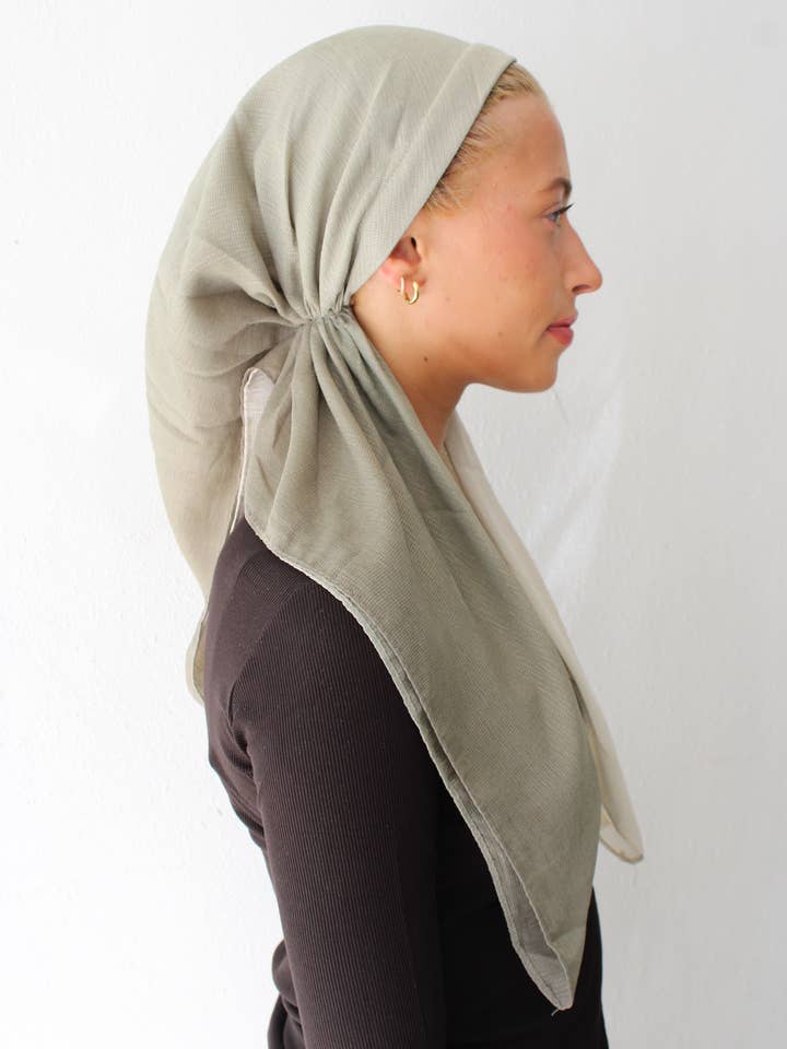 MÅNGSIDIG FÖRKNUTEN Shimmer Ombre Olive (med Sammetsgrepp) för wholesale av The Scarf Bar