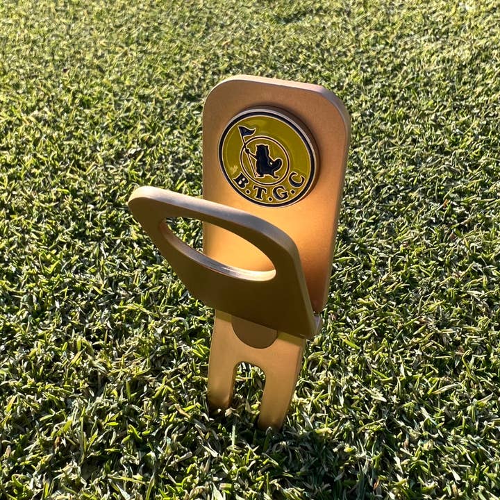 Beaver Tail Golf Club - Wholesale Humidor/Cigar Accessory - ALFRED - THE CIGAR BUTLER - CIGAR HOLDER/GOLF DIVOT TOOL2