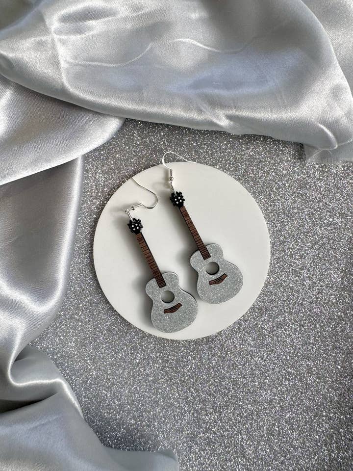 Orädd gitarr | Taylor Swift | The Eras Tour för wholesale av Gees Jewellery