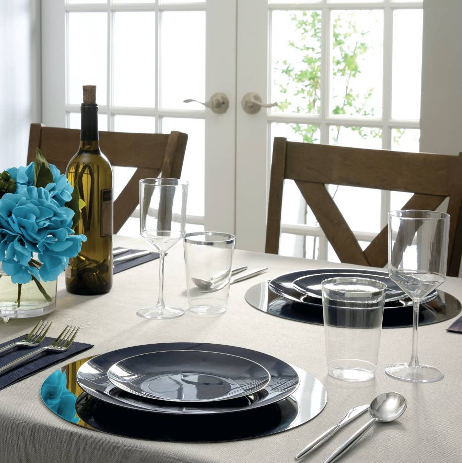 Luxe Party – Großhandel Einwegteller – Rund Marineblau • Silberne Kunststoffteller | 10er Pack1