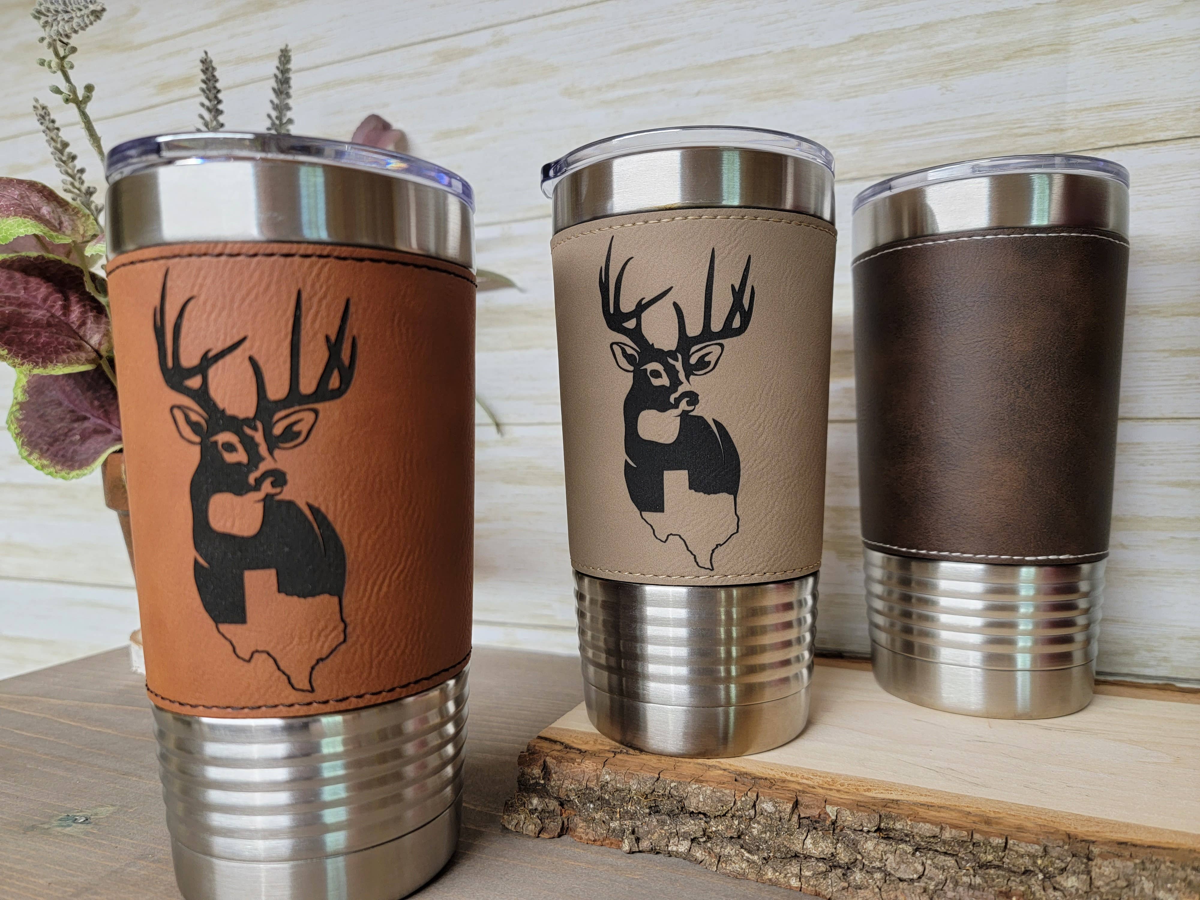 Clack Design – Engroshandel Thermokop – Whitetail State indgraveret læder isoleret Tumbler4