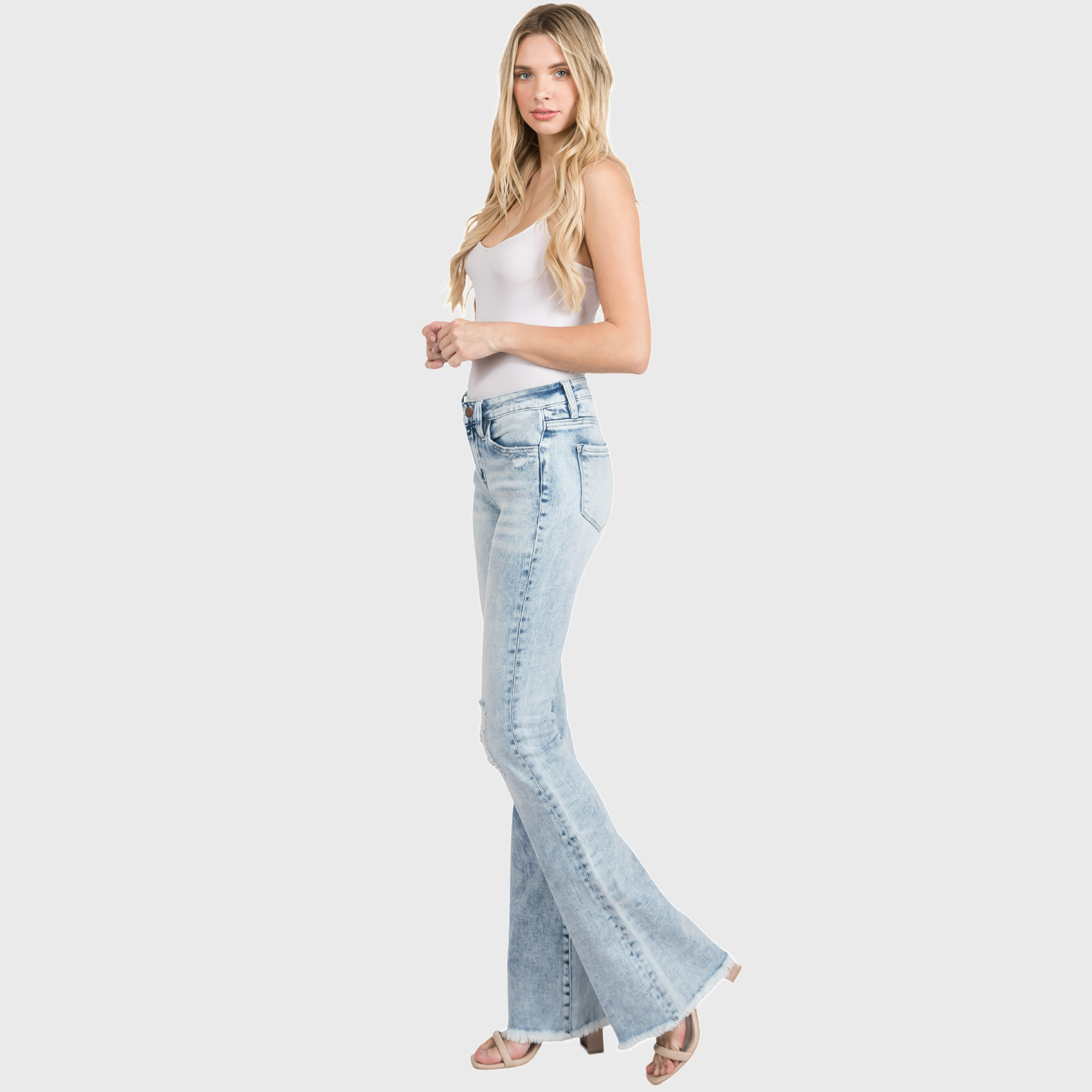 Petra153 - Vente Jean – femme - TZ938MF (PETITE) - JEAN ÉVASÉ À TAILLE MOYENNE EN TISSU STRETCH3