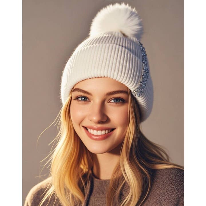 JC Sunny Fashion - Vente Bonnet – femme - Bonnet en tricot orné avec pompon6