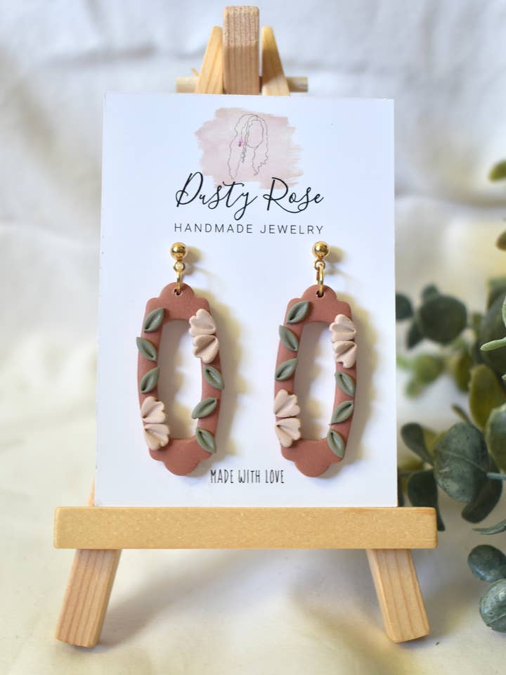 Rosa Ockra Dinglar för wholesale av Dusty Rose Creations