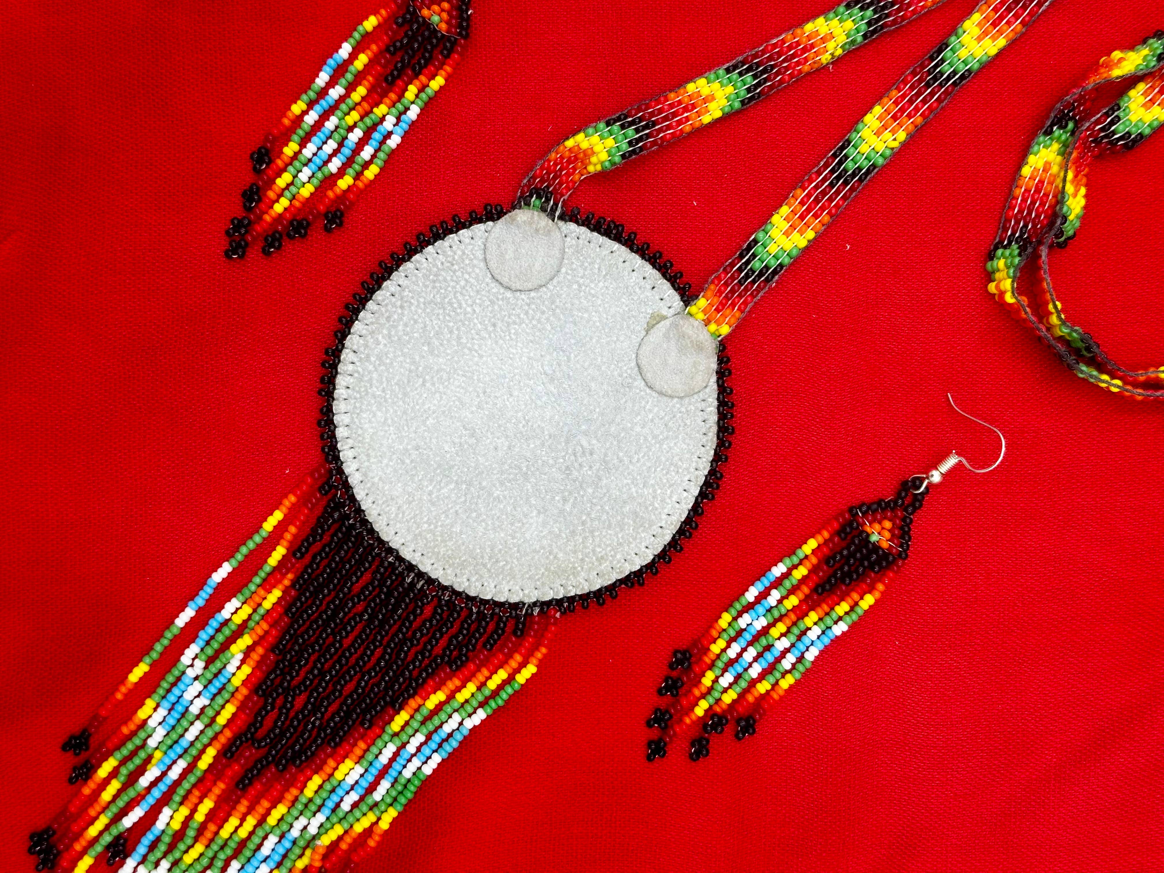 BEADS CORNER - Vente Parures de bijoux - Ensemble de colliers et boucles d'oreilles tortue noire en perles faits à la main7