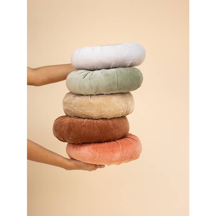 Casa Amarosa - Wholesale Throw/decorative pillow - Mini Velvet Round Handmade Pillow, Blush pink - 11 Inch 4