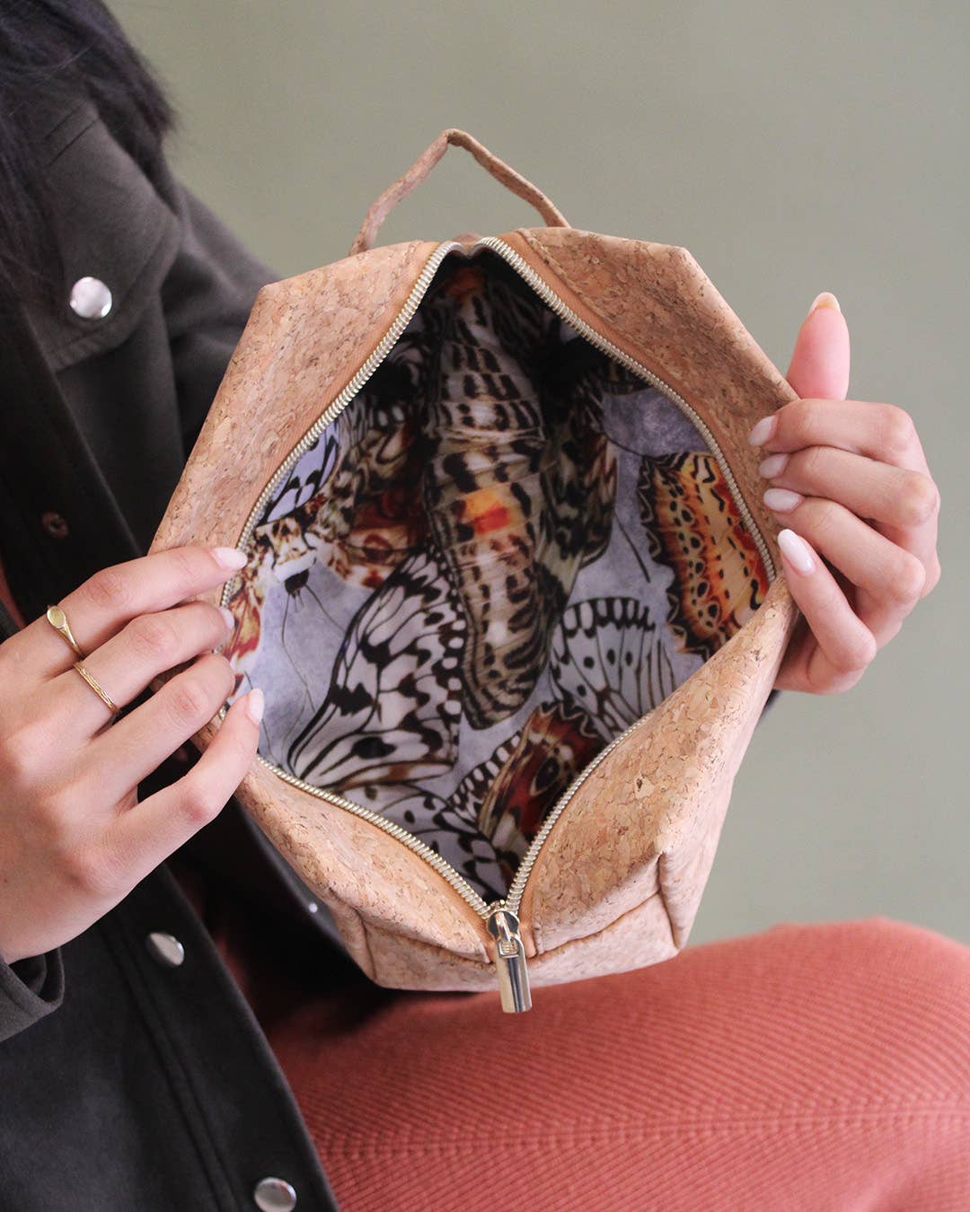 BANDED – wholesale Toiletry bag – women's – Natural Cork Bag2