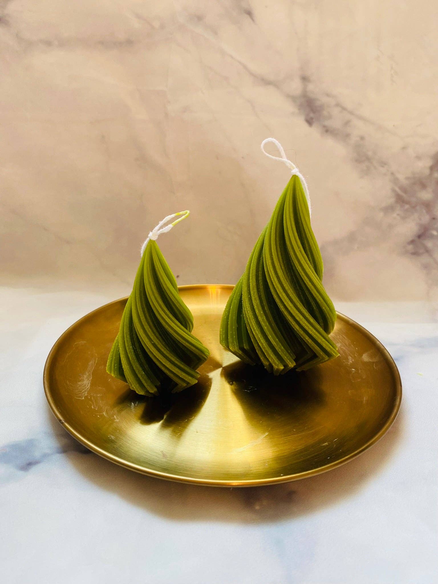 Maple + Love - Wholesale Novelty Candle - Swirl Christmas Tree Beeswax Candle10