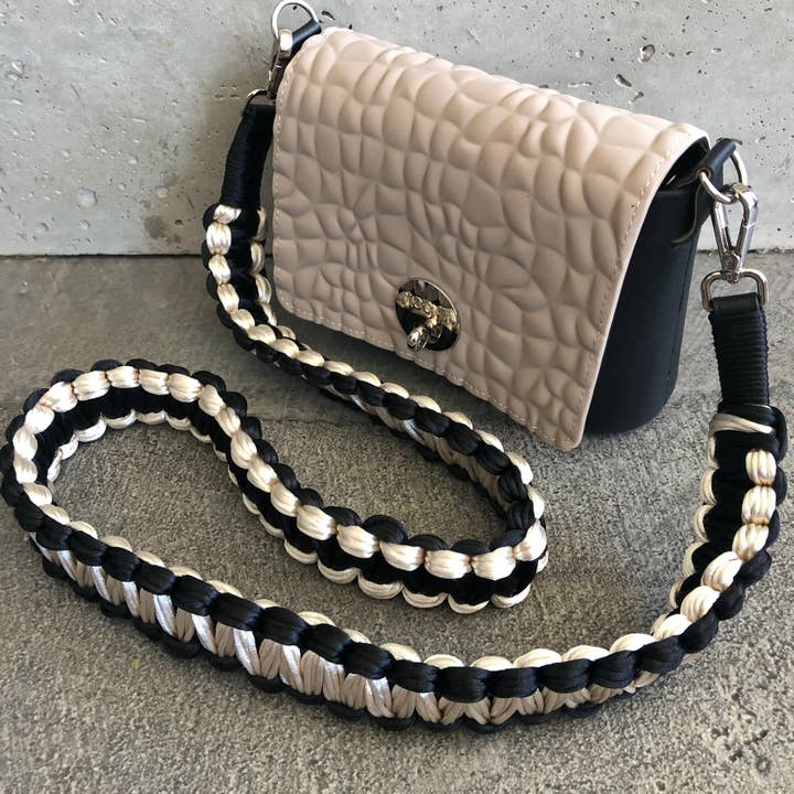 Latte on Black met Showstopper band voor wholesale door Moost Bags