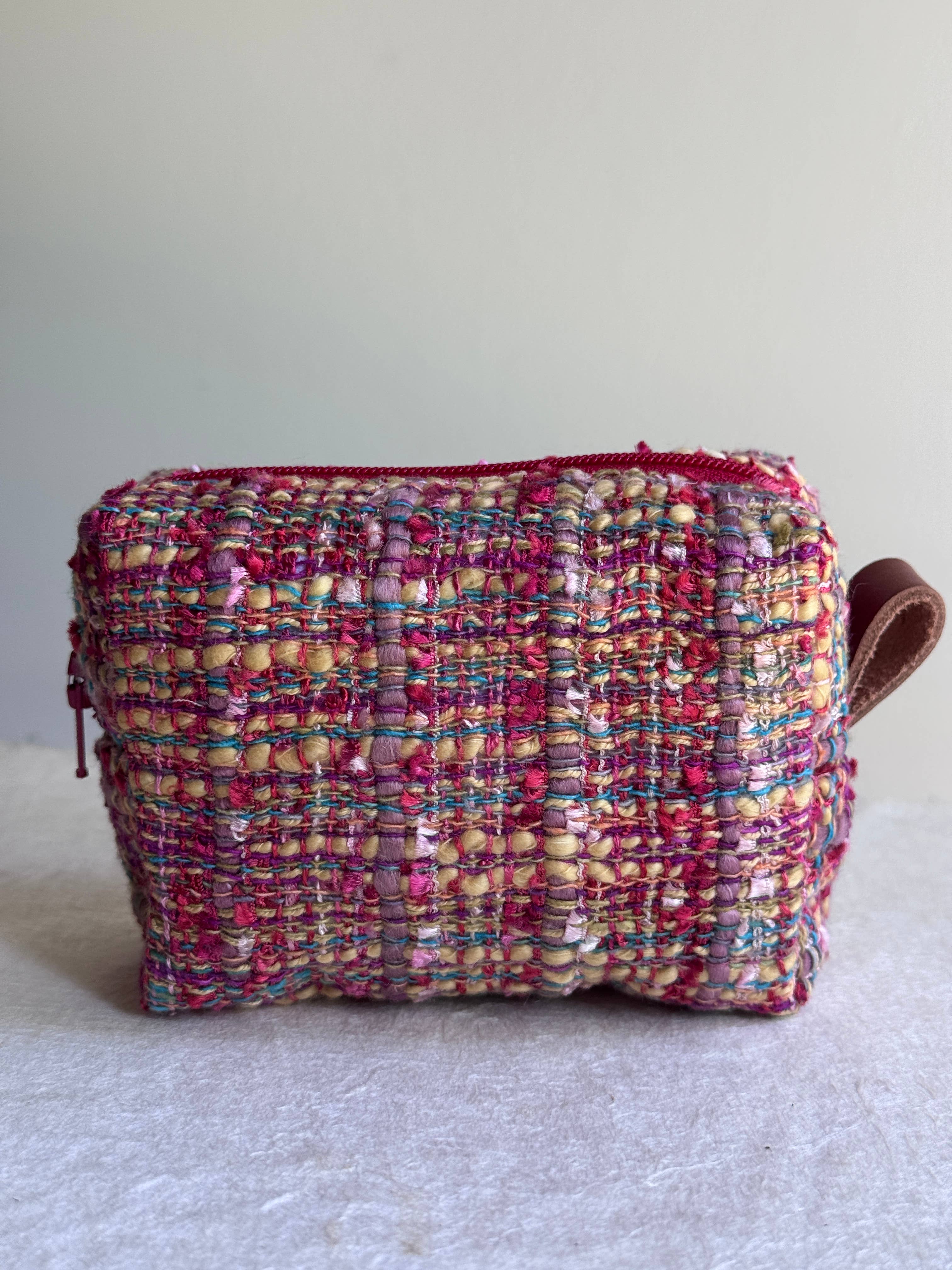 Belle's Nest - Wholesale Makeup/Cosmetic Bag - Mini Makeup Zip Pouch2