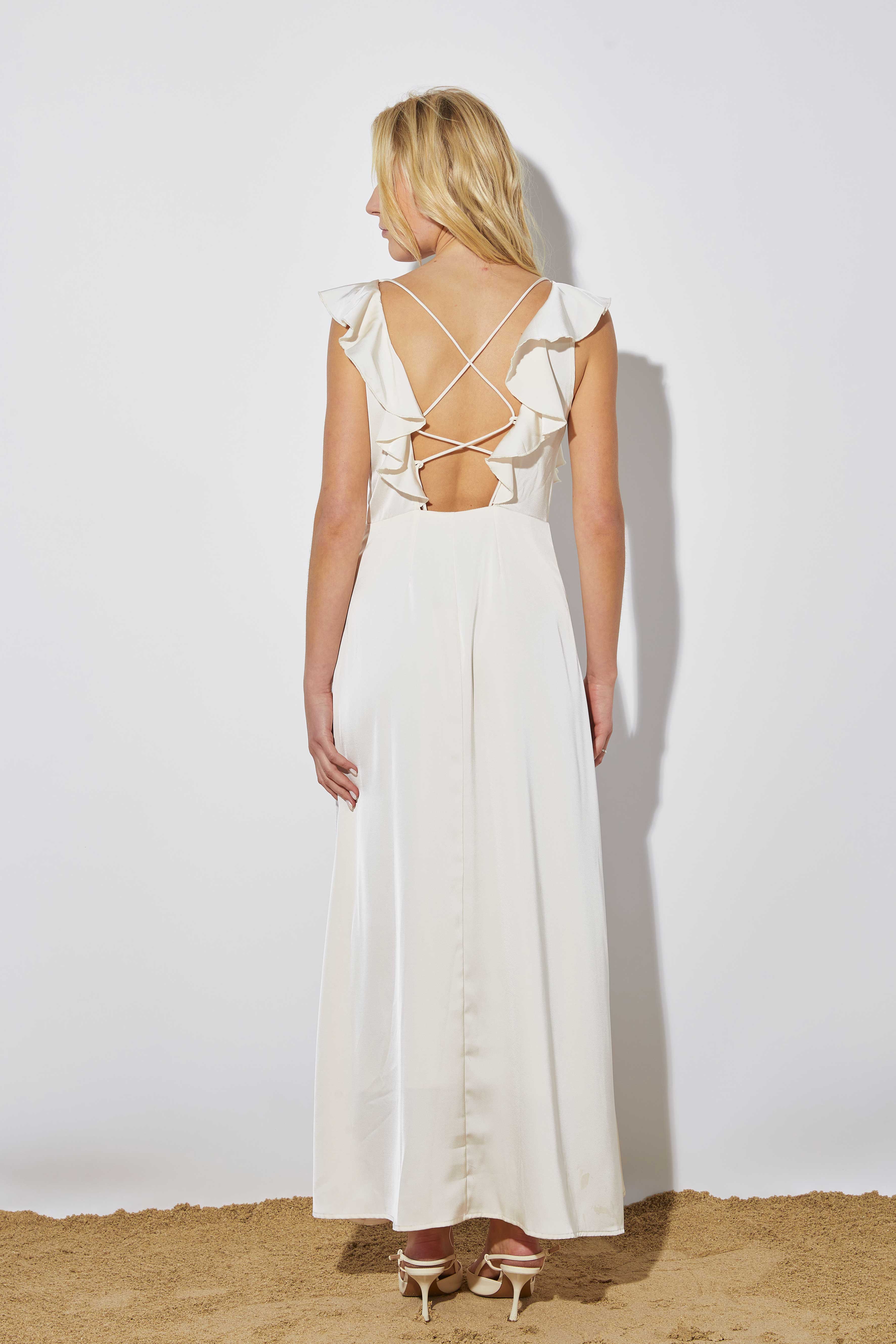 ELLI WHITE – Engroshandel Kjole - Dame – Lang satin cocktailkjole med blonderryg6