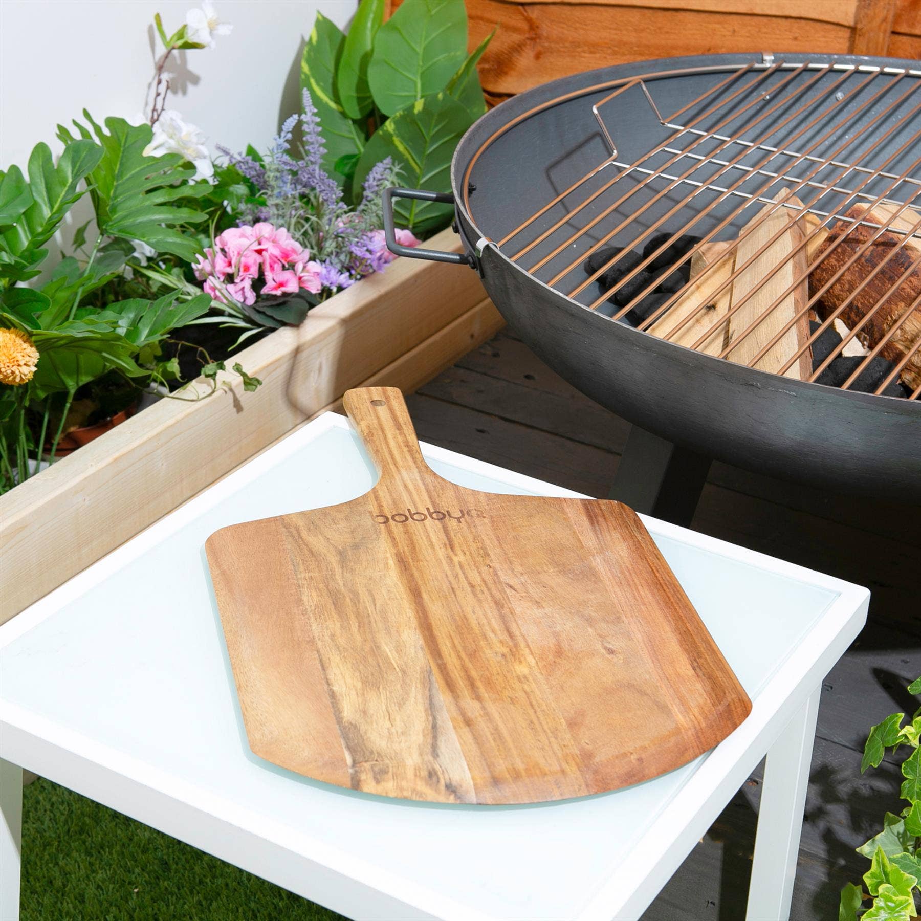 Rinkit Ltd – wholesale Pizza board – BobbyQ Wooden Pizza Peel - 30cm - Brown2