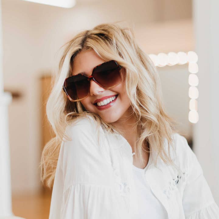 Pretty Simple - Wholesale Sunglasses - Women's - Hanna Hexagon Frame Sunglasses