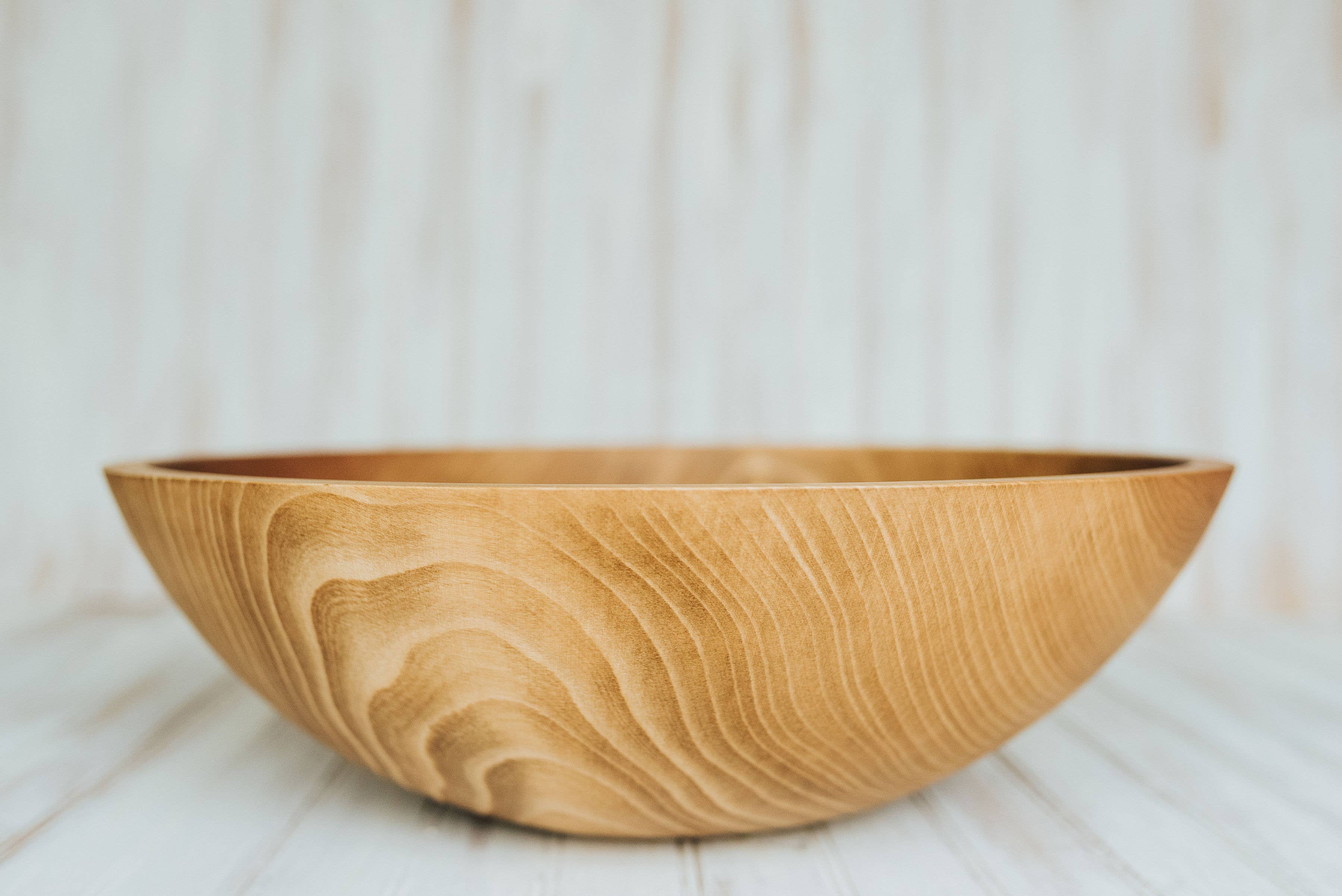 Holland Bowl Mill – Tigela de servir por atacado – Tigela de serviço de madeira de faia 20" com acabamento em nogueira leve2