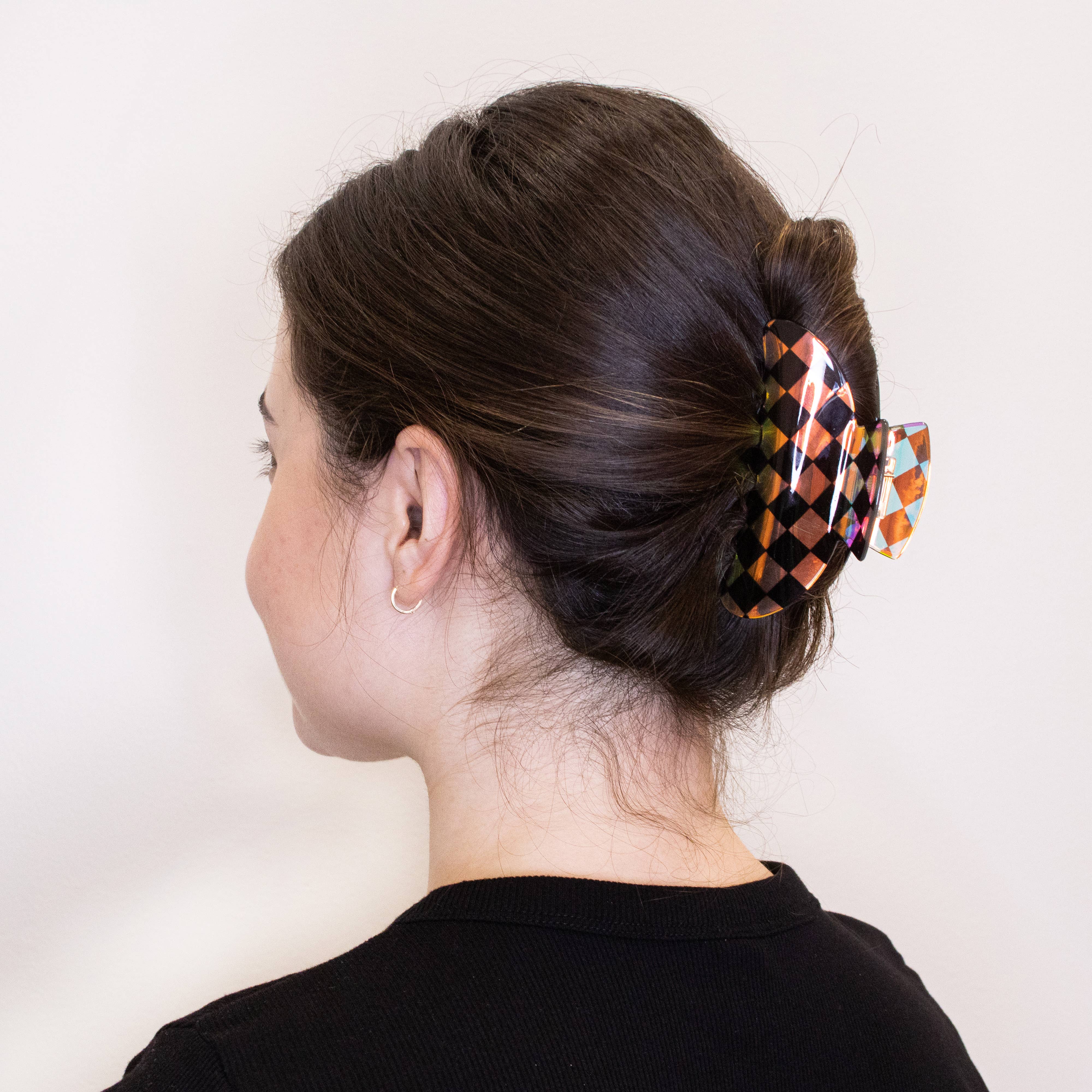 Frog Sac - Wholesale Hair Clip - Women's - Medium Round Iridescent Checkered Hair Claw Clip22