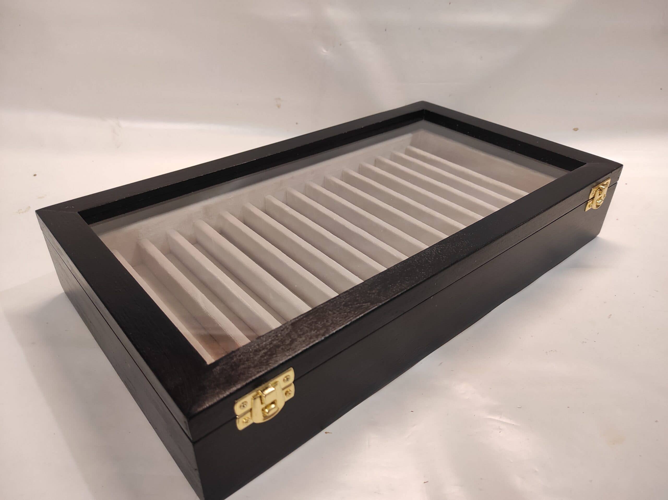 Coins&More - Wholesale Knife Storage - Wooden case for straight razors3