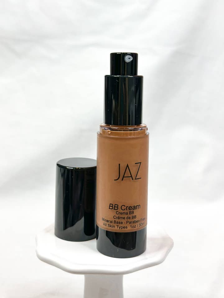 BB crème teintée foncée pour la vente par JAZ Cosmetics