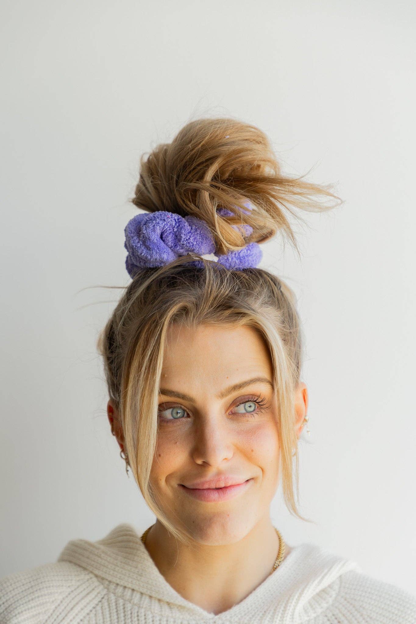 KAXI - Wholesale Scrunchie - Women's - OVERSIZED TOWEL SCRUNCHIES ( 18 COLORS )3