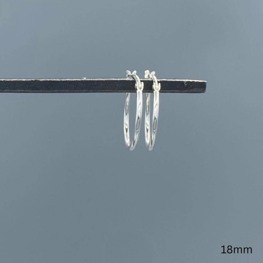 Something Silver - Vendita all'ingrosso Orecchini a cerchio - Orecchini a cerchio con chiusura francese in argento sterling da 1,5 mm4