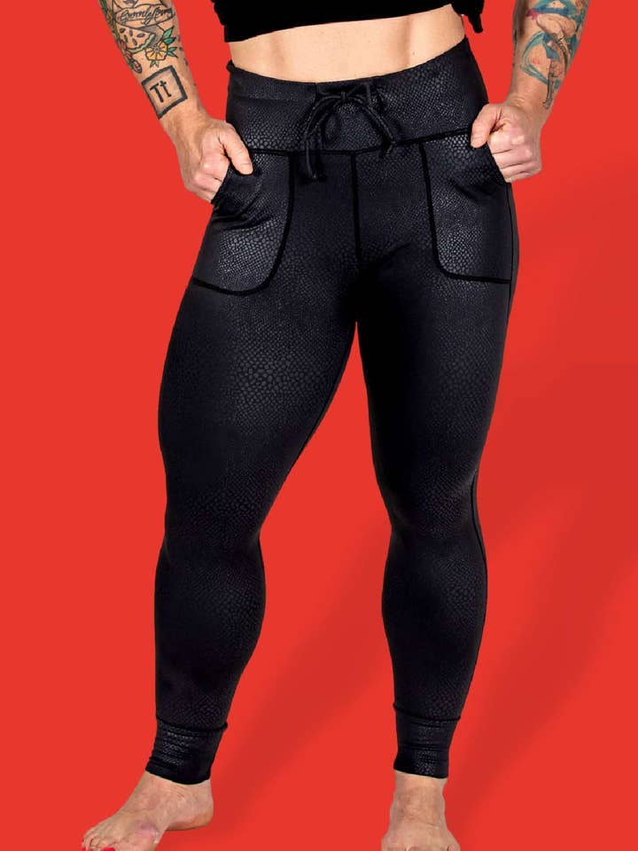 Leggings neri con coulisse Next Level 7/8 Tasche per la vendita all'ingrosso da parte di GRRRL