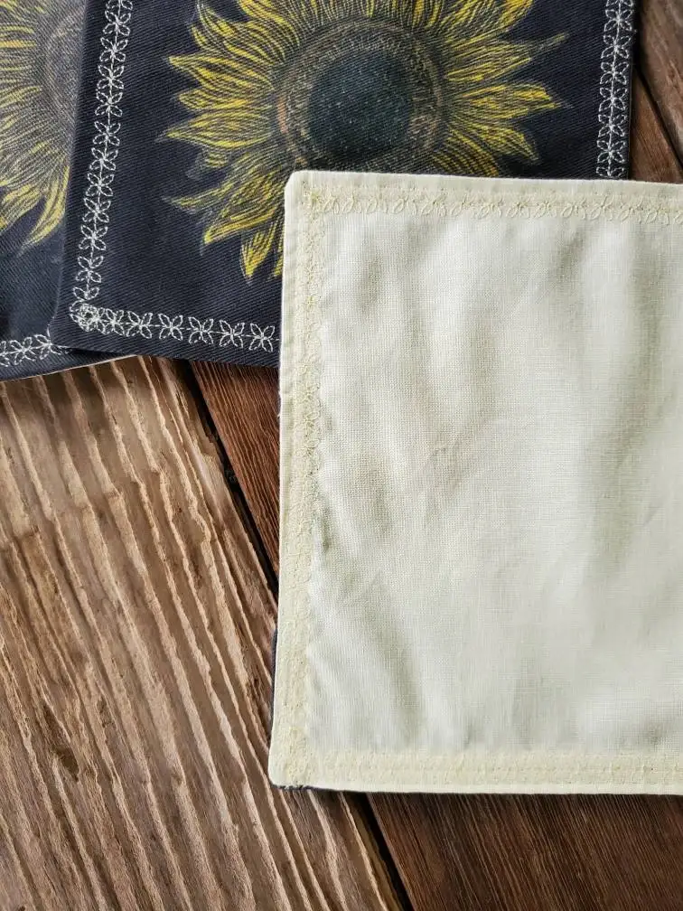 Maple Moon Designs – wholesale Dinner & cloth napkin – Sunflower Cocktail Napkin Set3