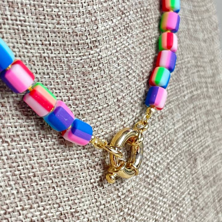 Ewelina Pas Jewelry - Vendita all'ingrosso Collane di perline/perle - Collana annodata a mano con perline in argilla polimerica Mira/Colorblock3