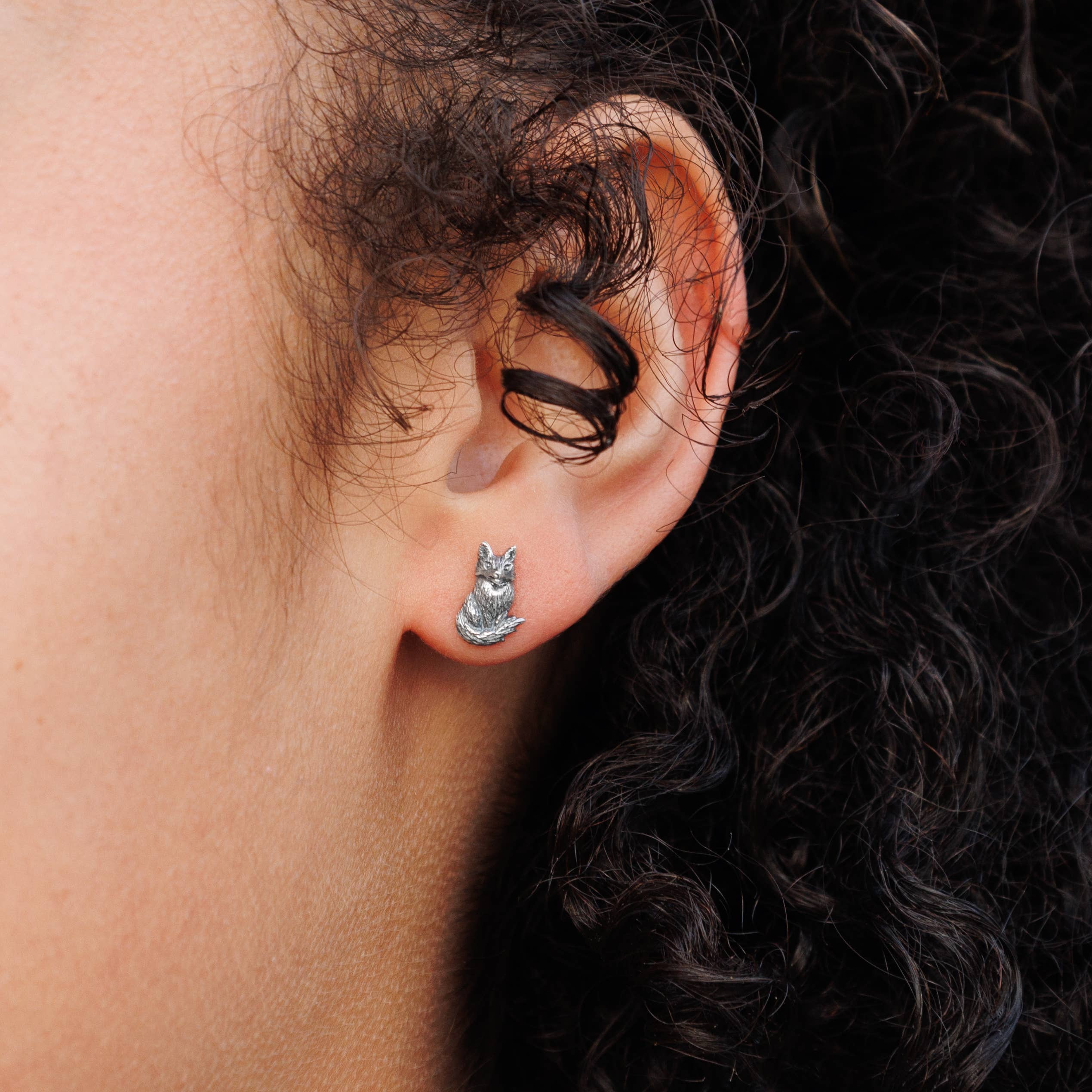 Nina Designs - Wholesale Stud/Post Earrings - Sterling Silver or Bronze Sitting Fox Post Earrings 11x7mm2