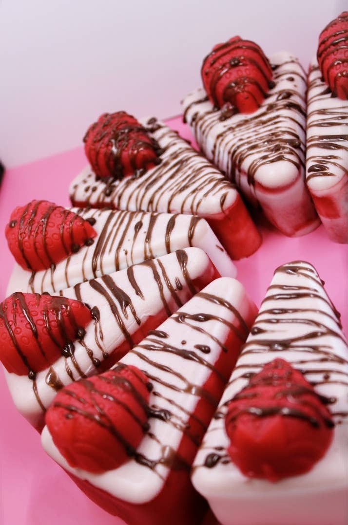 Migdalia Skincare – wholesale Bar Soap – Wholesale Chocolate Strawberries Cake Slice Soap [Bulk]1