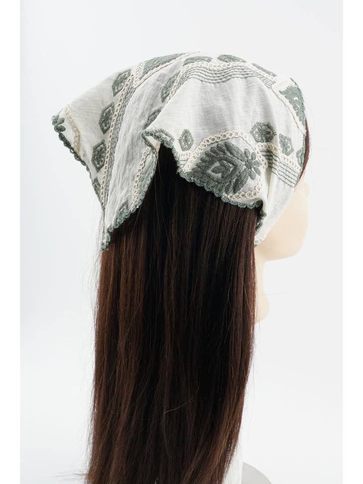 Scarvii - Besticktes Kopftuch mit Volksmuster für den Großhandel von Funkyrel® Atzbranding Limited