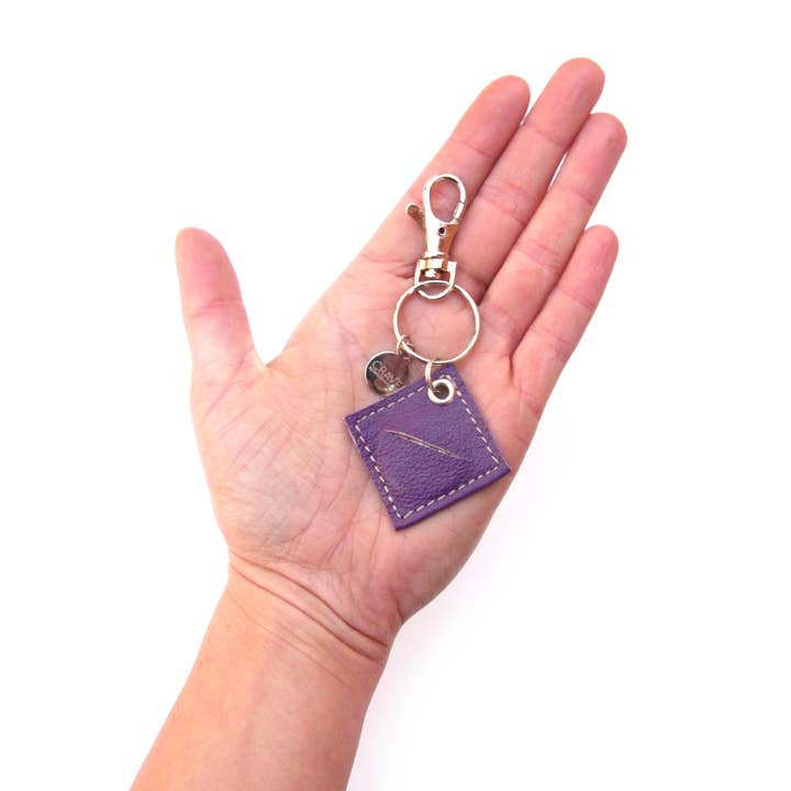 CRAVEbyCRV - Wholesale Keychain - Women's - Leather Aldi Quarter Holder Keychain2