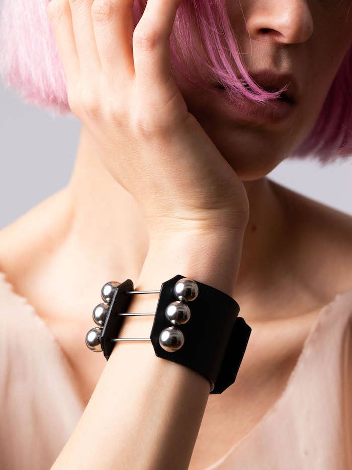 TRINITY WRISTBAND for wholesale by PERLENSAU UG