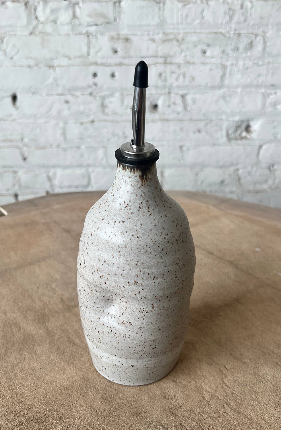 Gina DeSantis Ceramics – Galheteiro por atacado – Cruets de Óleo Luna4