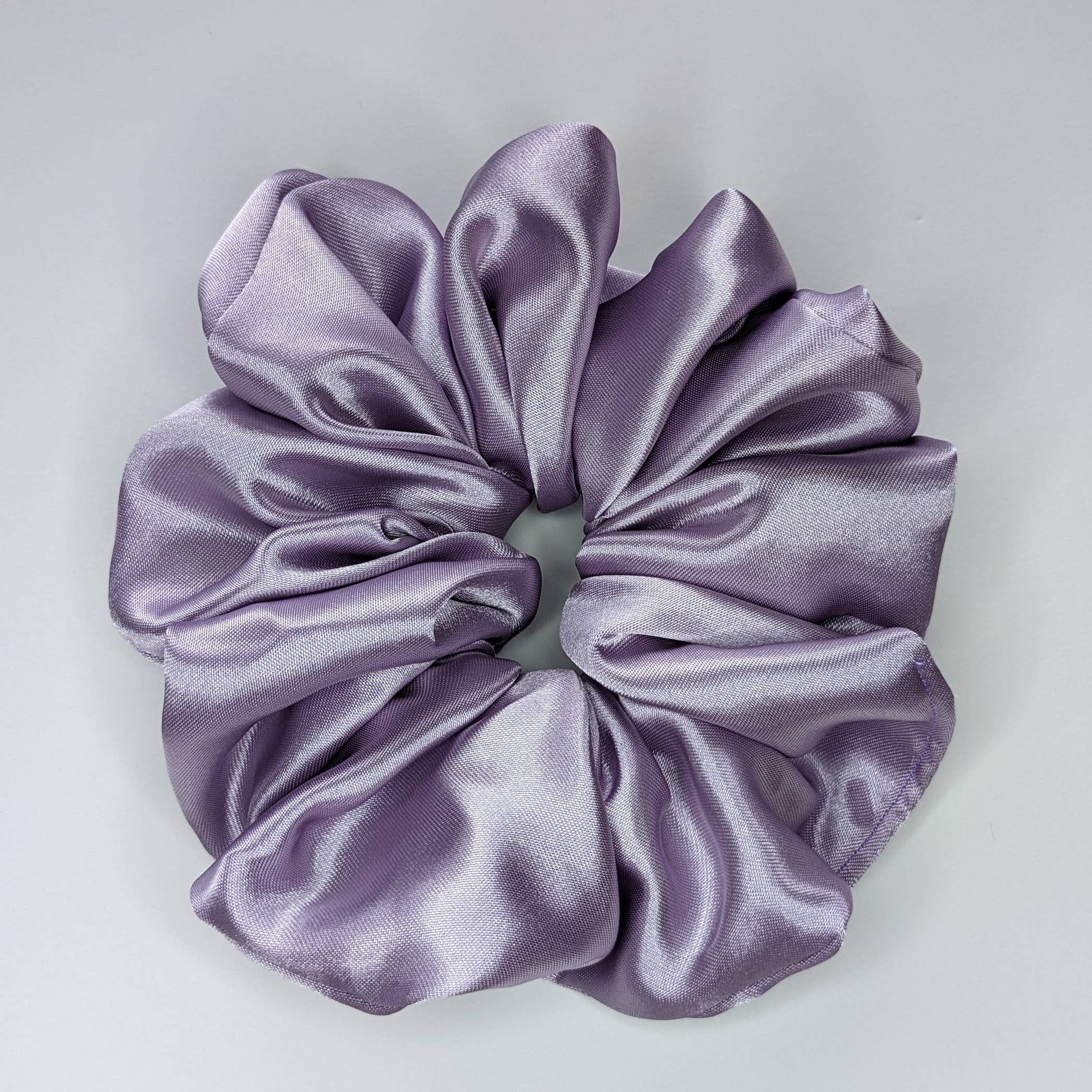 Janzy – Großhandel Haargummi – Damen – Extraglänzendes Haargummi aus seidenseidenem Satin10