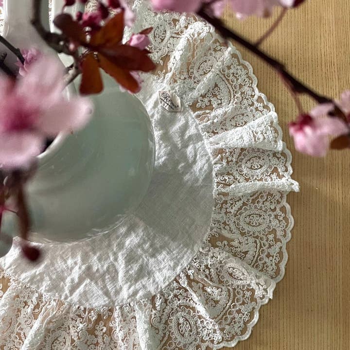 Chez Moi – wholesale Placemat – Set of 2 Corinthian Frame Placemats3