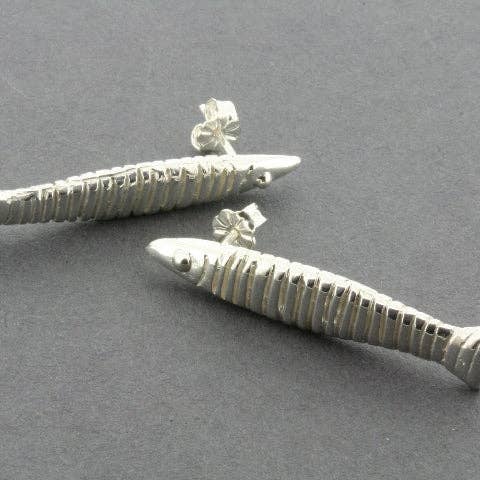 Pendientes de barracuda plateada para venta al por mayor de Makers & Providers