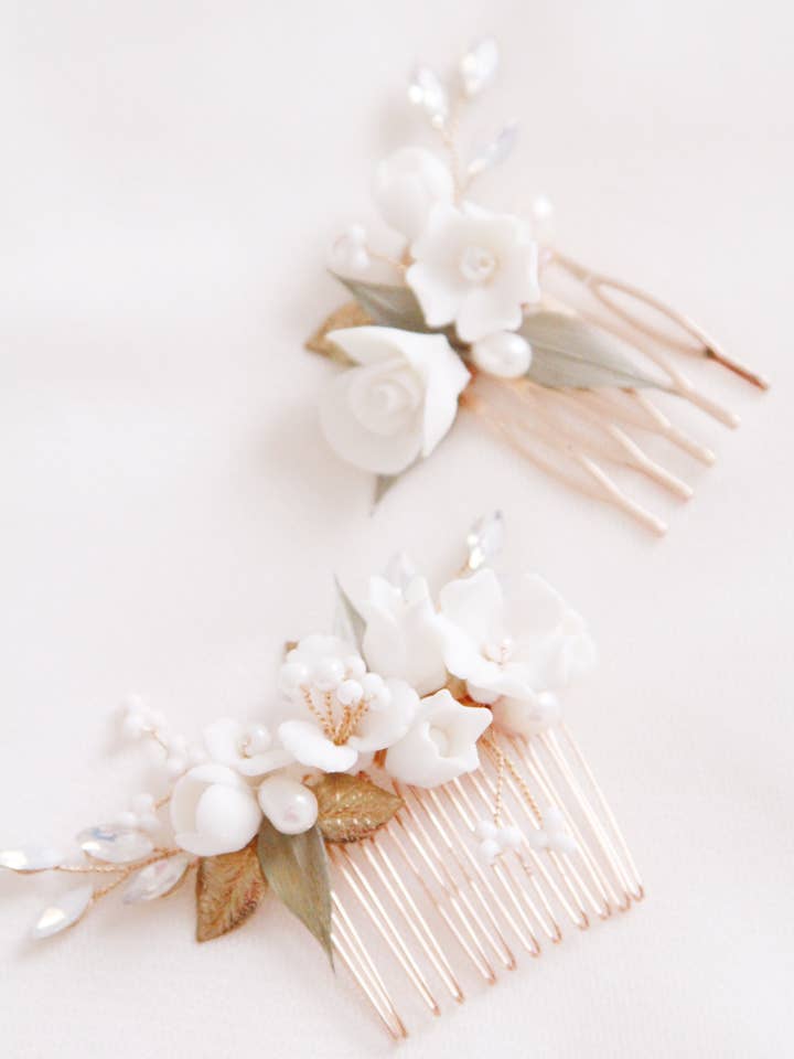 Set of combs for bride in porcelain flowers for wholesale by Lily in love