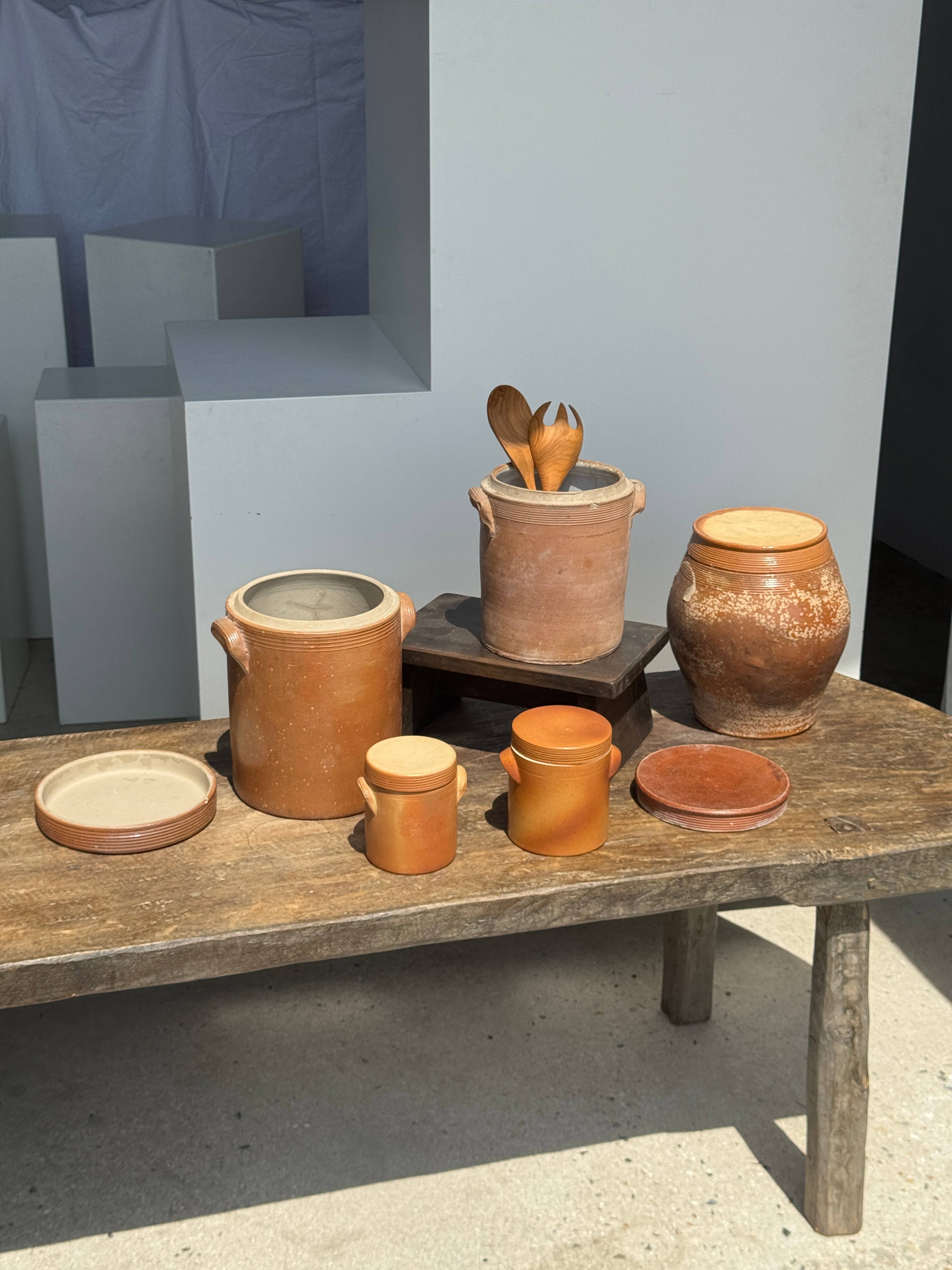 Office Objets – Großhandel Blumentopf – Großer ovaler Steinguttopf mit Deckel H2411