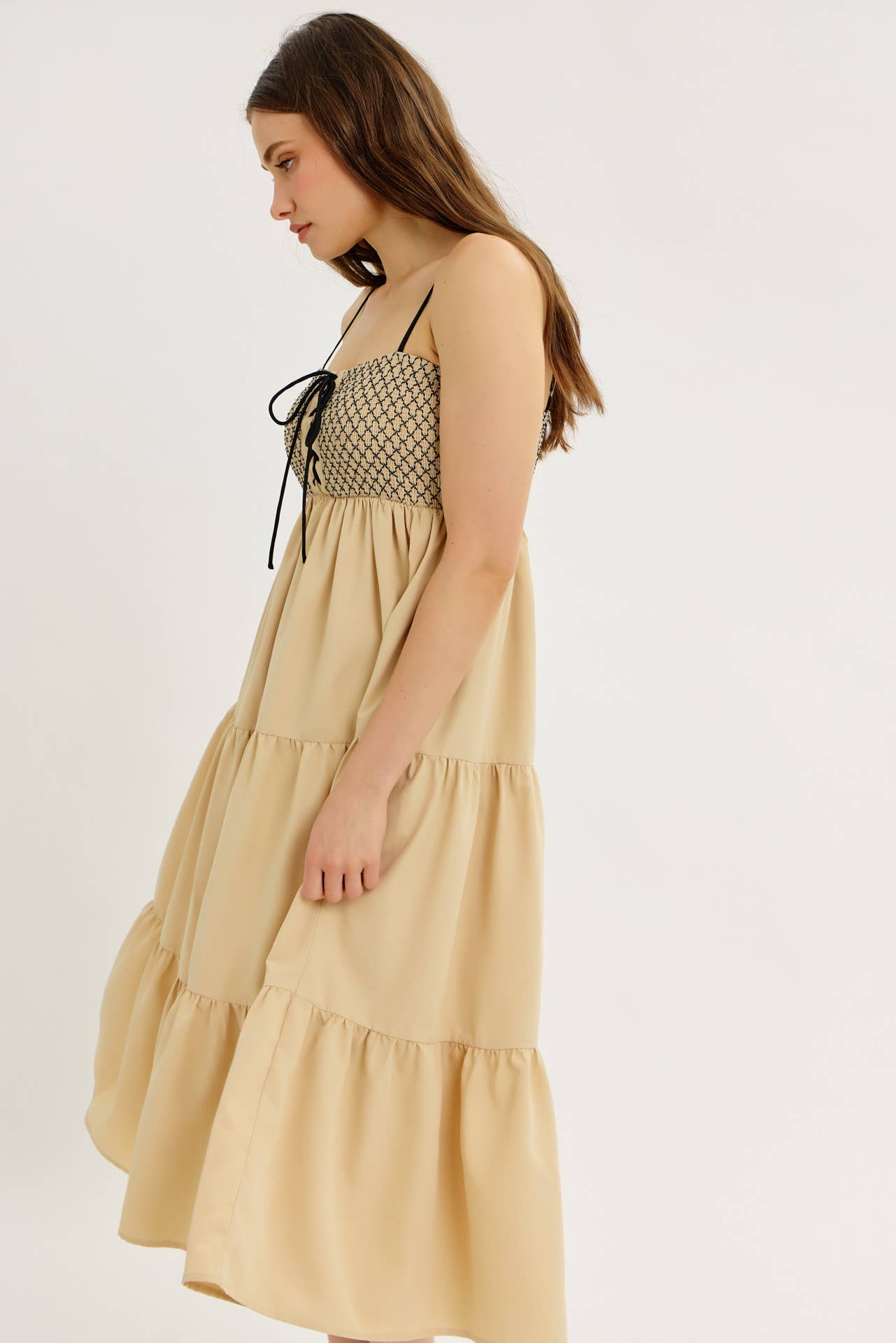 idem ditto - Wholesale Jurk - Dames - OPVALLENDE MIDI JURK MET GESMOKTE CONTRAST EN VLOTTE TOUCH4