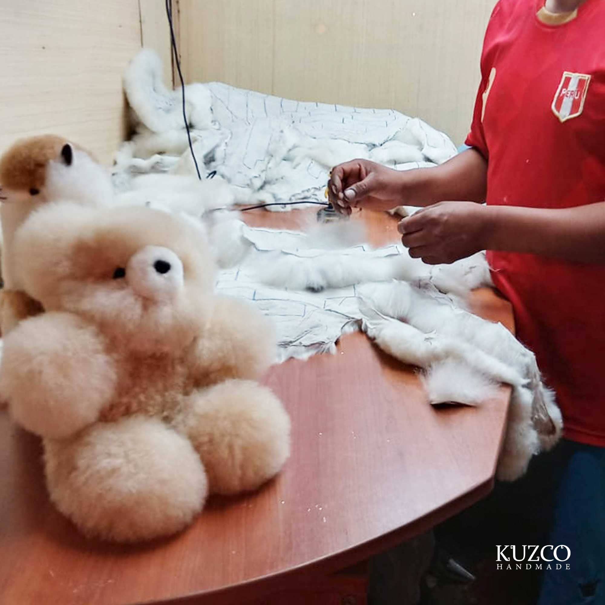 KuzcoHandmade – Großhandel Kuschel-/Plüschtier – Kind & Baby – Weißer Baby-Alpaka-Teddybär – handgefertigt und ultraweich4