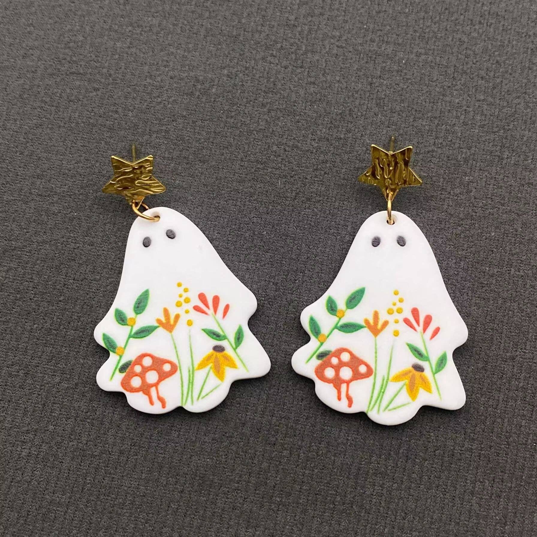 Mio Queena – wholesale Hängande örhängen – Halloween akrylblomma spöke 18K guld SS-stiftörhängen0