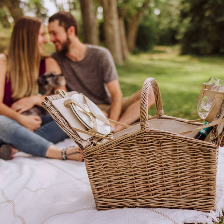 Natural Canvas Piccadilly Picnic Basket for wholesale on Faire