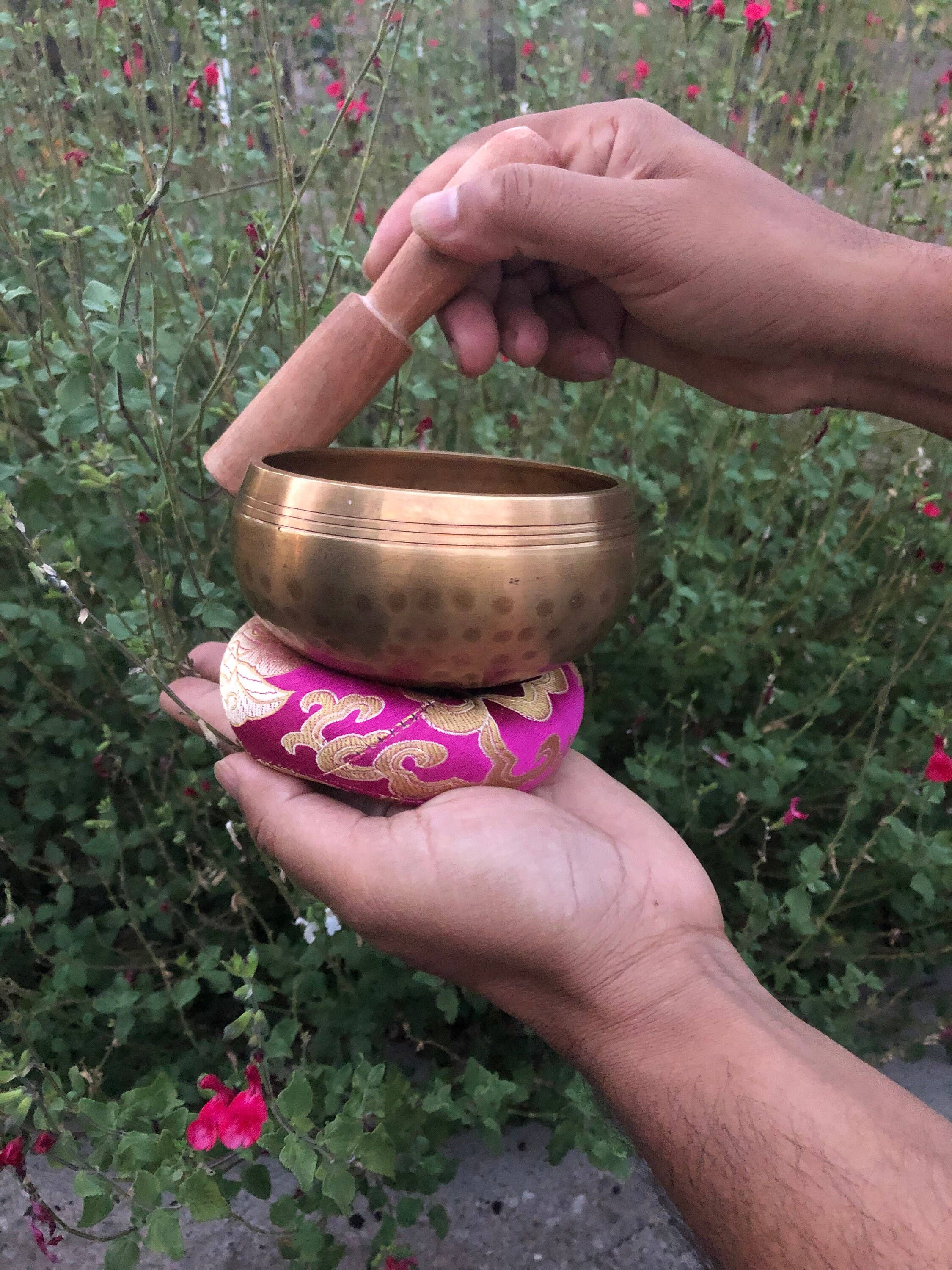 Like International – wholesale Meditation supplies – Himalayan Singing Bowl for Meditation & Stress Relief7