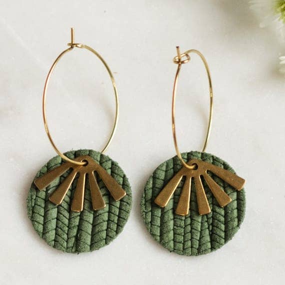 Clover Oakleigh Earrings and other Purchase Wholesale klettband selbstklebend. Free Returns & Net 60 Terms on Faire trending on Faire.